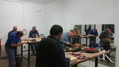 Clase de talla alrededor de los bancos