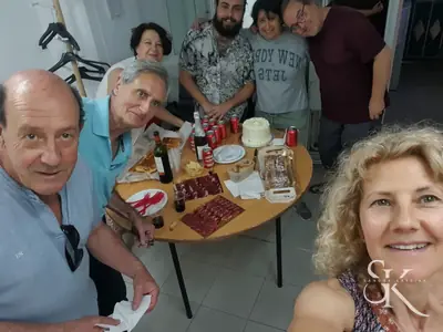 Autorretrato del grupo durante un descanso