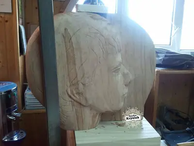 Bloque de madera con el dibujo de una figura