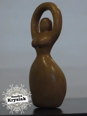 Figura abstracta con una abertura circular
