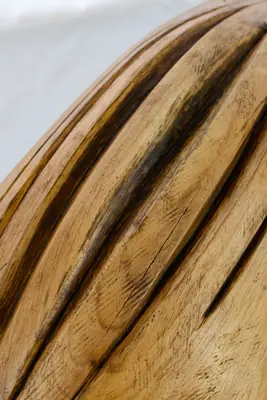 Ver detalle de los cortes y de la veta del pino a tamaño completo
